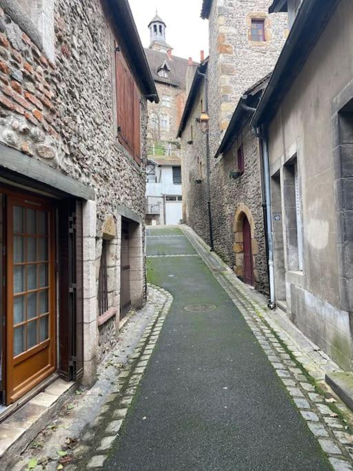 Au Coeur De La Cite Medievale Montluçon Eksteriør billede