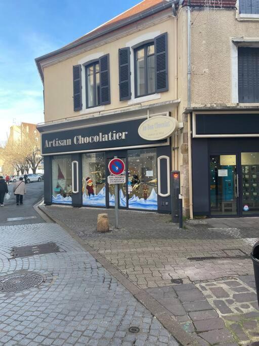Au Coeur De La Cite Medievale Montluçon Eksteriør billede